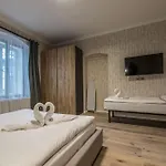 Locals Monastery Appartement Praag