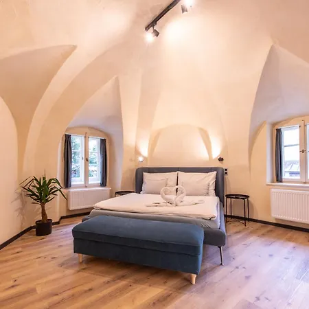 Locals Monastery Apartment *