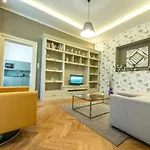 Locals Monastery Apartman *
